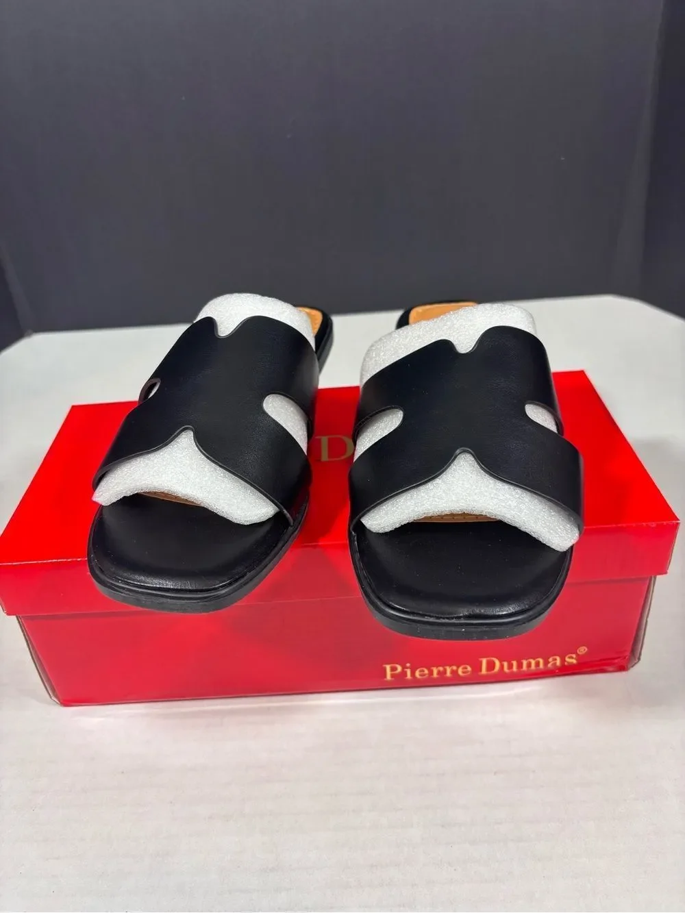 PIERRE DUMAS EMPRESS-29 SANDAL Size 8 Black NEW in box Slide